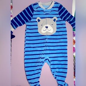 EUC 2 Cater’s Fleece footed pajamas bundle. 6m No stains, rips or tears.